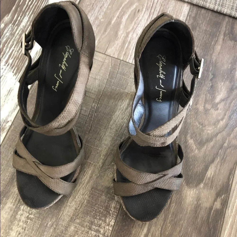 Elizabeth and James stylish platform